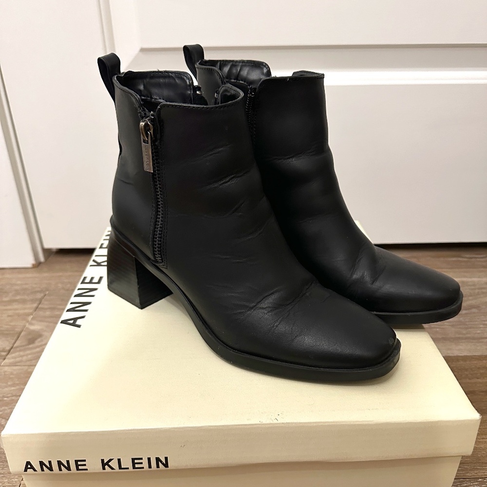 Anne Klein Alessa Bootie Ankle Boots with Zippers - Black - Size 7.5